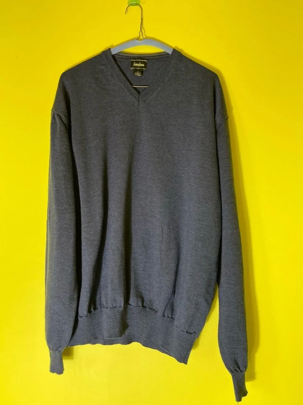 Neiman Marcus Men's V-Neck Sweater - blue Gray